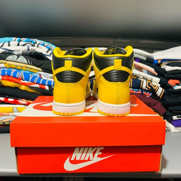 Nike Dunk High “Varsity Maize” - Picture 4 of 5